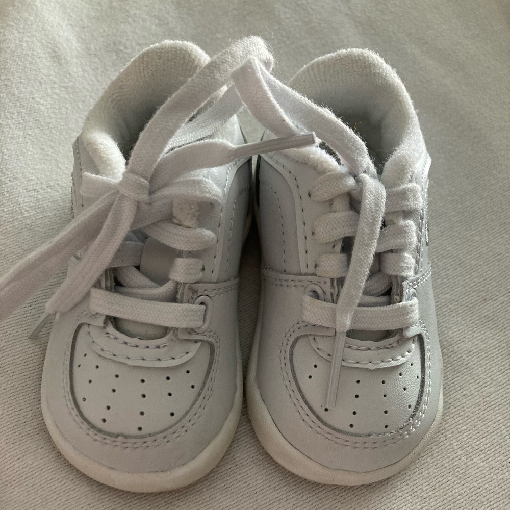 Champion baby tennis shoes size 2